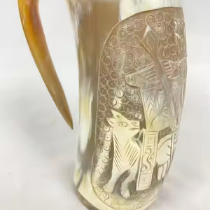 Tasse originale en corne de buffle polie pour boisson Viking par Crescent Crafts - Product Image 1