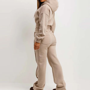 Nueva llegada de calidad superior más vendidos mujeres chándales para la venta de etiqueta privada cómodo ajuste liso mujeres recortado chándal - Product Image 3