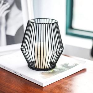 Porte-bougie décoratif en fil de fer géométrique moderne Nouveau décor à la maison Bougeoir photophore en métal fini cuivre - Product Image 3