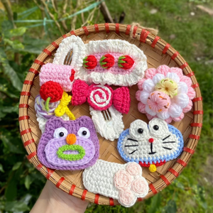 Pinces à cheveux au crochet faites à la main-Ajoutez de la chaleur et du style à vos cheveux - Product Image 5