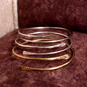 Offre Spéciale Touchstone Indian Christian Jewelry Collections pour femmes Bracelet en laiton fait à la main avec chaînes Bijoux d'été - Product Image 1