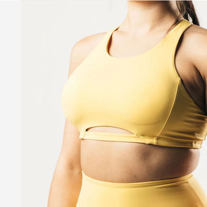 Logotipo personalizado Gimnasio Fitness Entrenamiento Yoga Crop Top Secado rápido Liso Cuello bajo Mujeres Deportes Sujetador de compresión con relleno - Product Image 3