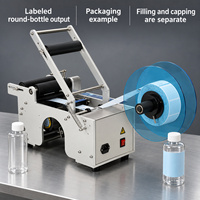 Machine d'étiquetage semi-automatique pour bouteilles rondes avec moteur 40W et application de rouleaux motorisés jusqu'à 30 cycles par minute