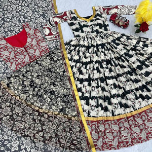 El último vestido Anarkali DE TRABAJO estampado de algodón de rayón puro de diseñador por FabZone - Product Image 1