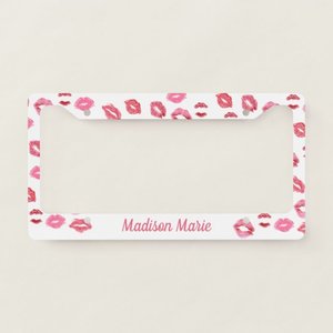 Bonito Marco de Matrícula Personalizado Rosa Femenino con Detalle de Besos y Lápiz Labial - Product Image 1