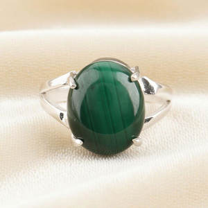 Anillo de Plata de Ley Hecho a Mano en India con Forma de Corazón Romántico y Engaste de Puntas para Fiestas - Product Image 1