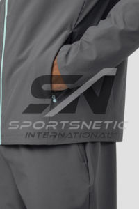 ชุดกีฬาผู้ชายแบบมีฮู้ด 2 ชิ้น ผ้าไนลอน ระบายอากาศได้ดี ลายเรียบ สไตล์สตรีทแวร์ - Product Image 5