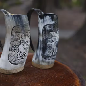 Verres médiévaux rustiques pour la bière et le café par l'artisanat du croissant - Product Image 1