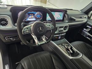 รถยนต์เมอร์เซเดส-เบนซ์ จี-คลาส ปี 2019 รถเอสยูวี เกียร์อัตโนมัติ เครื่องยนต์เทอร์โบ ล้อแม็กซ์ R18 สีดำเมทัลลิก หลังคาหนัง เบาะหนัง พวงมาลัยซ้าย เครื่องยนต์เบนซิน สำหรับขับขี่ออฟโรด - Product Image 4