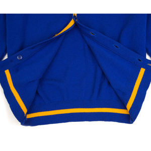 B2B bleu couleur sororité hiver acrylique Cardigan pull couleur personnalisée et broderie tricot pull sororité University College - Product Image 4