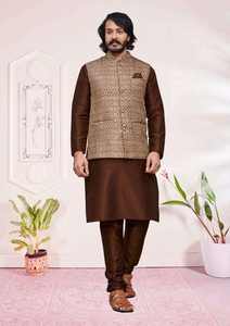 Ensemble Kurta Pyjama en Soie Pure pour Travail Intensif, Spécial Festival, Tenue Traditionnelle Indienne, Idéal pour les Événements Spéciaux et les Tenues Festives - Product Image 5