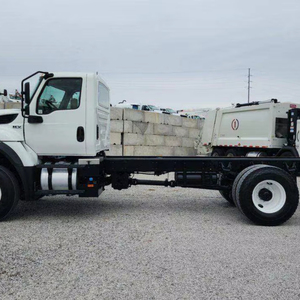 Camión Semirremolque Usado de Servicio Pesado con Cabina Dormitorio, Cabeza Tractora 4x2 Diésel 351-450HP, Camión Comercial de Larga Distancia para Carretera - Product Image 1