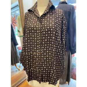 Chemise pour femme AJRAKH - Petite taille, broderie florale, coupe ample, style décontracté, tissu en coton viscose popeline, tailles XL, grande taille, saison printemps - Product Image 3