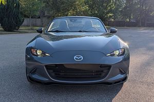 Mazda MX-5 Miata Club 2021 Usado en Excelentes Condiciones - Product Image 1