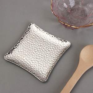 Sous-verres sophistiqués de fleurs en métal doré Ensemble de luxe élégant pour manger pour améliorer la décoration de table dans les maisons et les bureaux modernes - Product Image 6