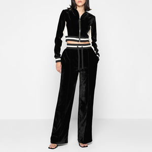 Sweat à capuche et jogging pour femme deux pièces en velours personnalisé avec diamant Ensemble de survêtement tendance et décontracté pour femmes Ensemble de 2 pièces en velours avec strass - Product Image 1