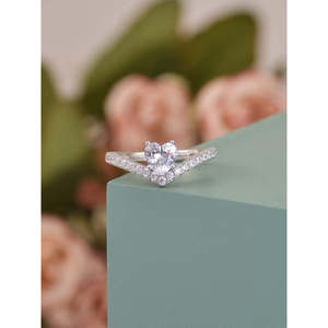 Bague Coeur Solitaire 2 Carats en Argent Platine Diamant Taille Coussin avec Placage Rhodium Fine Fashion Jewelry - Product Image 2