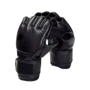 Gants de grappling MMA en cuir PU durable de marque ZIWA, personnalisables avec logo, demi-doigts, ajustables pour la fermeture - Product Image 1