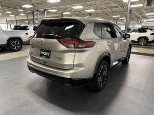 Nissan Rogue Platinum AWD 2024 Usado, Volante a la Izquierda - Product Image 3