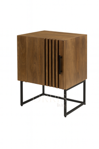 Mesita de Noche Moderna de Madera Maciza con Puerta, Base de Metal Negro, Diseño Artesanal para Dormitorio y Sala de Estar - Product Image 3