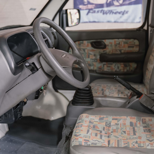 Suzuki Van de 7 Asientos, Transmisión Manual, Faros Halógenos, Neumáticos R16, Asientos de Tela, Motor de Gasolina, Auto Usado - Product Image 4
