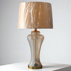 Lampes de table en verre élégantes pour la lumière ambiante et la décoration - Product Image 4