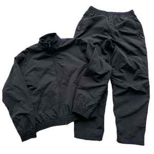 Ensemble survêtement 2 pièces personnalisé pour homme, coupe-vent, en nylon, survêtement uni, fabricants de survêtements, fermeture éclair en polyester pour homme - Product Image 1