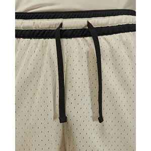 Short en maille personnalisé pour homme avec trous aérés, construction légère et aspect athlétique tendance - Product Image 2