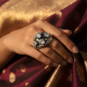 Bague en argent sterling 925 avec pierres précieuses pour femmes, bijoux tendance plaqués or, design géométrique, religieux, principalement en laiton - Product Image 3