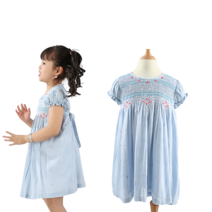 Ropa para niños, ropa para niñas, vestidos para niñas, venta al por mayor, vestido ahumado para niñas, algodón corto azul, diseño personalizado, alta calidad - Product Image 1