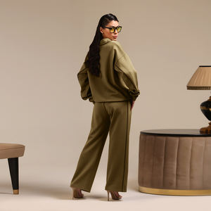 Ensemble de survêtement pour femmes, coupe décontractée, style urbain, confort esthétique, tricot structuré, conçu par Wida Sports - Product Image 4