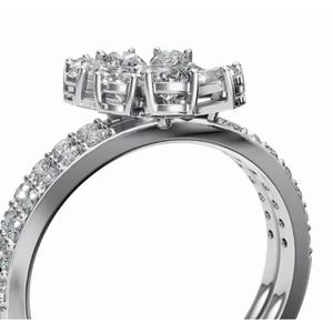 Anillo de Diamante Cultivado en Laboratorio con Corazón Susurrante y Eternidad de Pétalos, en Oro Amarillo, Rosa y Blanco de 9k, 14k y 18k, Joyería Floral Sostenible - Product Image 3