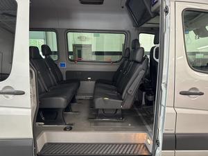 Mercedes-Benz Sprinter 2500 Usada del 2016 con Techo Normal - Product Image 4