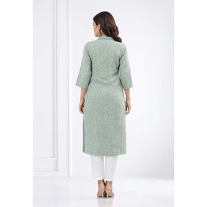 Kurta ample en coton brodé vert olive pour femme, col mandarin, style bohème, à porter au quotidien pour toutes les saisons - Product Image 3
