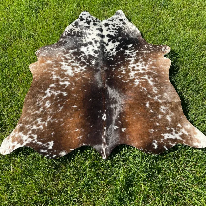 Genuine Tricolor Cowhide Rug, Speckled Brazilian Cow Hide Rug Leather Cow skin Leather Hide Rugs in natural cow skin cowhide