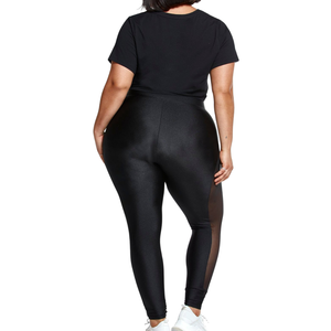 Ensemble de yoga grande taille avec accent en maille, tissu extensible taille haute, panneaux respirants, vêtements de sport de soutien pour femmes - Product Image 2