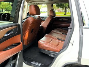 CADILLAC ESCALADE 2015 SUPER LIMPIO, TRANSMISIÓN AUTOMÁTICA, ASIENTOS DE CUERO - Product Image 3