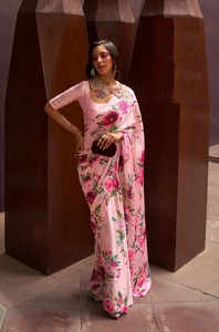 Magnifique Saree fluage en satin imprimé numérique Bollywood en vente en ligne - Product Image 6