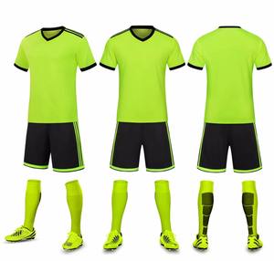 Maillot de football avec nom de l'équipe et logo OEM Technique de coupe automatisée Vêtements de football personnalisables - Product Image 3