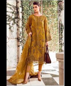 Vestido modesto pakistaní de fiesta de lujo en terciopelo negro con bordado pesado y Sharara - Product Image 6