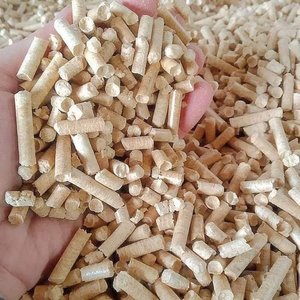 Pellet de bois de pin à vendre en Italie - Product Image 1