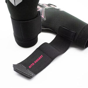 Nouvelle conception, paume avant en latex allemand de 4 mm, dos en silicone injecté, doigts coupés et pouce enveloppé, sangle en caoutchouc avec languette en T - Product Image 5