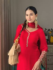 NUEVO SALWAR KAMEEZ MODERNO DEGNER PARA FIESTAS CON DUPPATA ELEGANTE Y TRABAJO DE BORDADO - Product Image 5
