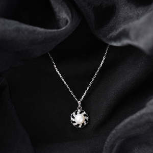 Chaîne pendentif en argent Damsa tendance avec perle naturelle et placage rhodium, diamant taille coussin, motifs floral/pendentif papillon/voiture pour fiançailles - Product Image 2