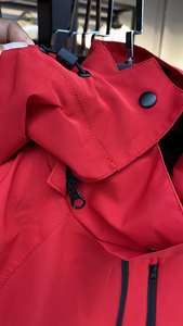 เสื้อแจ็กเก็ตกันลมมีฮู้ดสำหรับผู้ชายเสื้อวิ่งโลโก้แบบปักซิปเต็มดีไซน์ใหม่ - Product Image 6