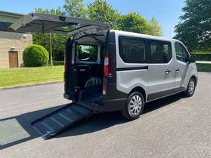 RENAULT TRAFIC Passager d'occasion LHD/RHD 2020 - Product Image 2