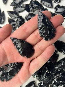 Obsidiana negra hecha a mano, artesanías naturales de 1-1,5 pulgadas, figurita de piedra semipreciosa tejida a mano, puntas de obsidiana - Product Image 3
