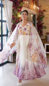 Vestido Largo de Alta Costura con Bordado de Primera Calidad, Silueta Imperio, con Pantalón Inferior y Dupatta a Juego para Fiestas Nocturnas - Product Image 3