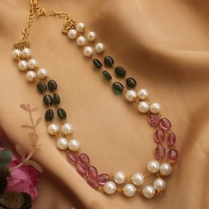 Collier à deux couches de perles véritables semi-précieuses de qualité supérieure pour la fête et la fonction pour les femmes et les filles - Product Image 1