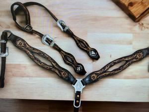 Equipo de caballo de cuero Premium marrón antiguo, juego de cabezal de tallado con diseño de una oreja Floral, accesorios de equitación de gran venta - Product Image 1